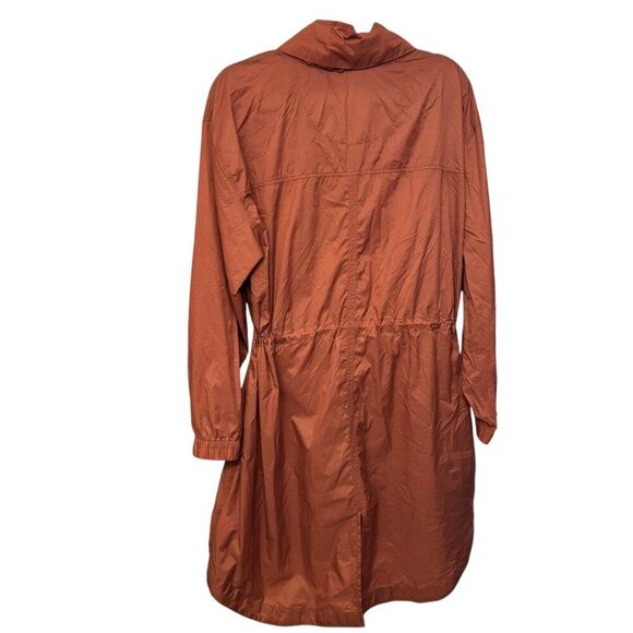 Old Navy Active Large Go-H20 Water-Repellent Hooded Rain Jacket in Cedarwood - Picture 6 of 10